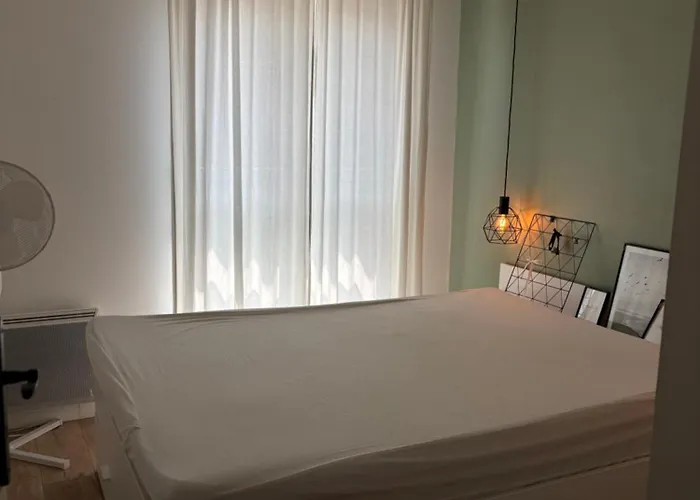 Super T2 Renove Apercu Toutes Commodites Antibes